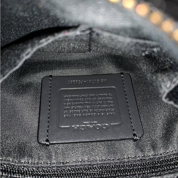 COACH PURSE over Shoulder or Crossbody - Picture 3 of 7